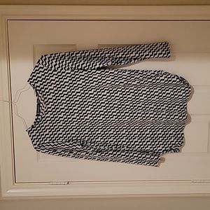 Women's black & white Chevron tunic.